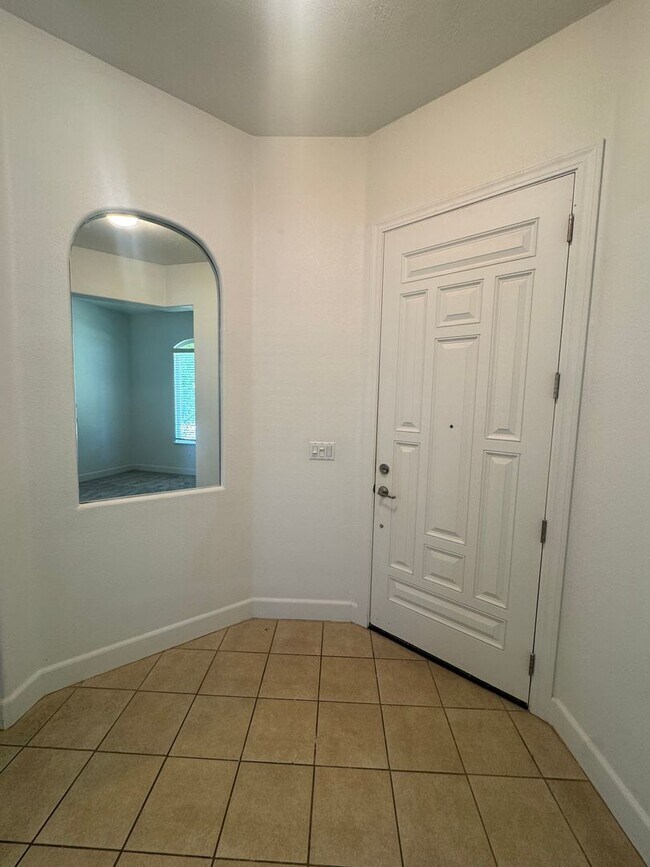 709 Woodacre Dr