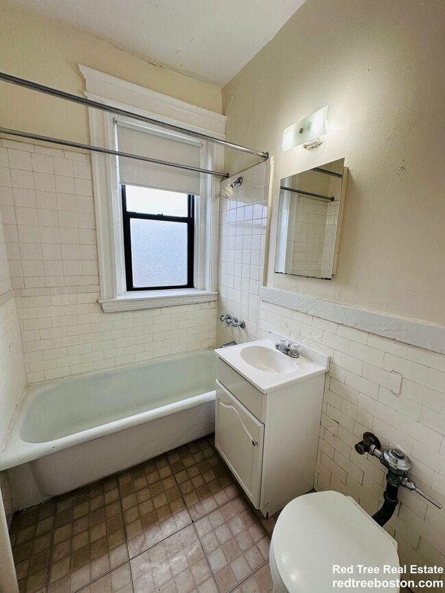 Photo - 1144 Commonwealth Ave Unidad 32 Rental