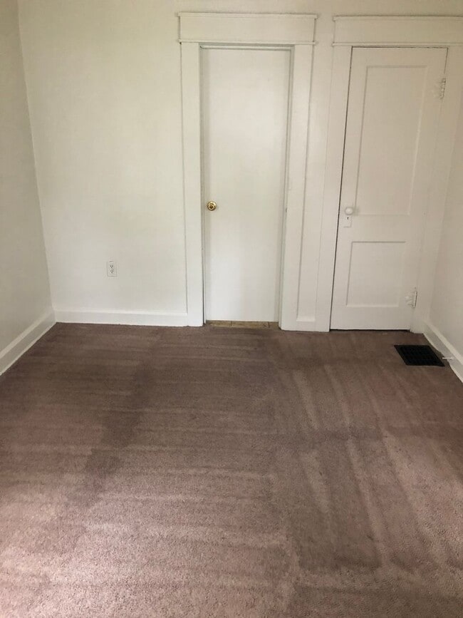 Photo - 202 E 15th St