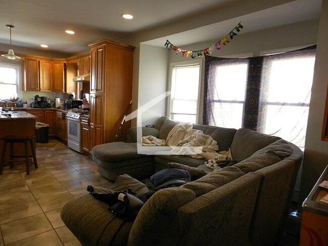Photo - Large Apartment in Allston, Students Welcome! Pets Friendly. Laundry on a Site, Parking for Rent