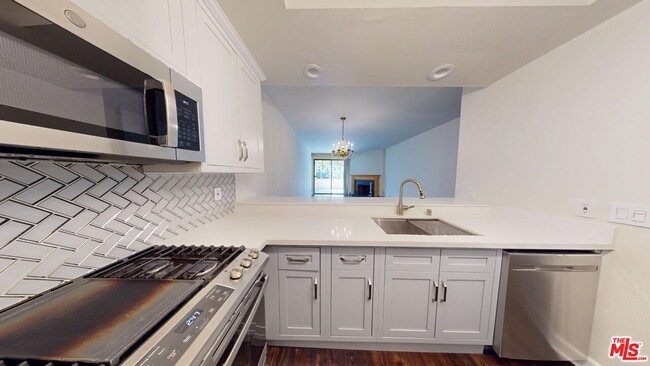 Photo - 3480 Barham Blvd Unit 109