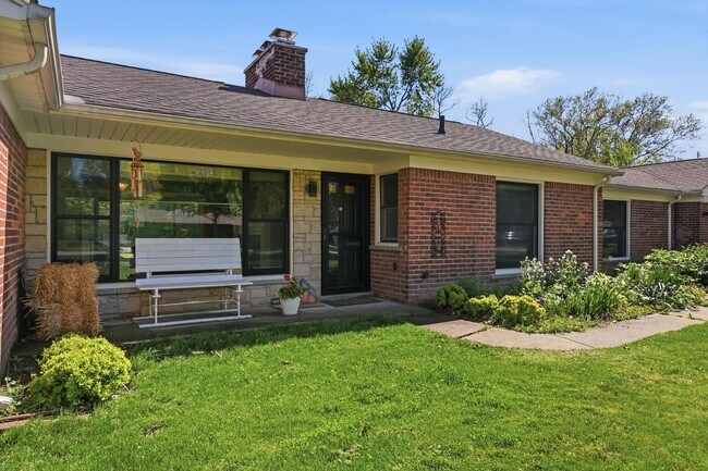 Photo - 16195 Madoline St