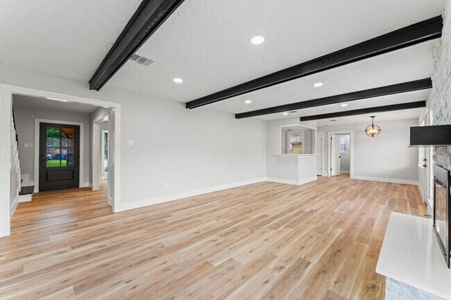 Photo - 20534 Laverton Dr