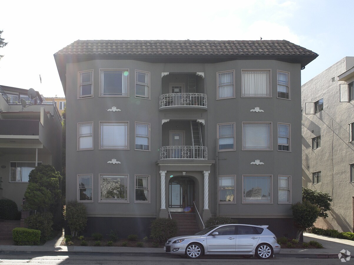 Photo - 2220 Lakeshore Ave Apartments