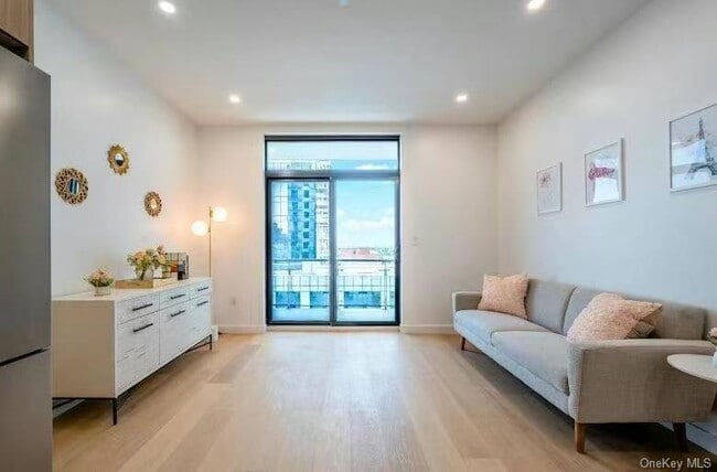 Photo - 134-16 35th Ave Unidad 7E