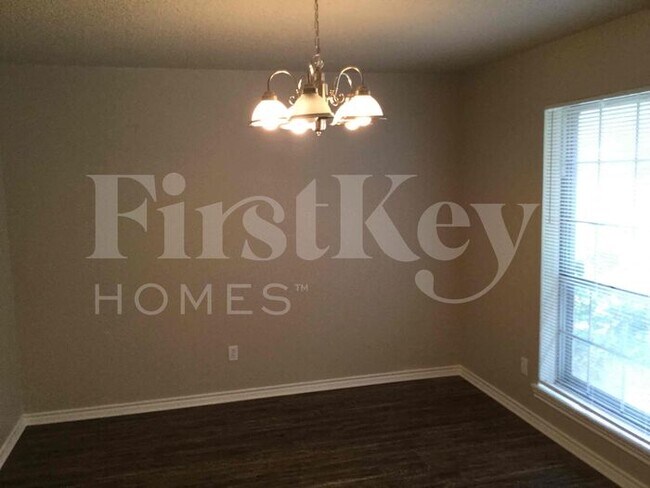 Photo - 2912 Yorktown Rd