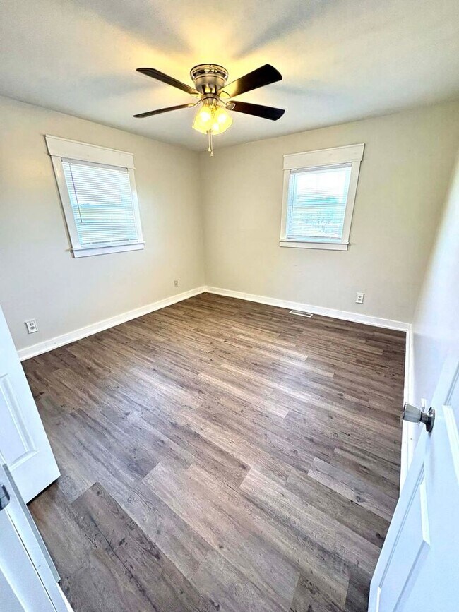 Photo - Comfortable Living and Space to Relax!