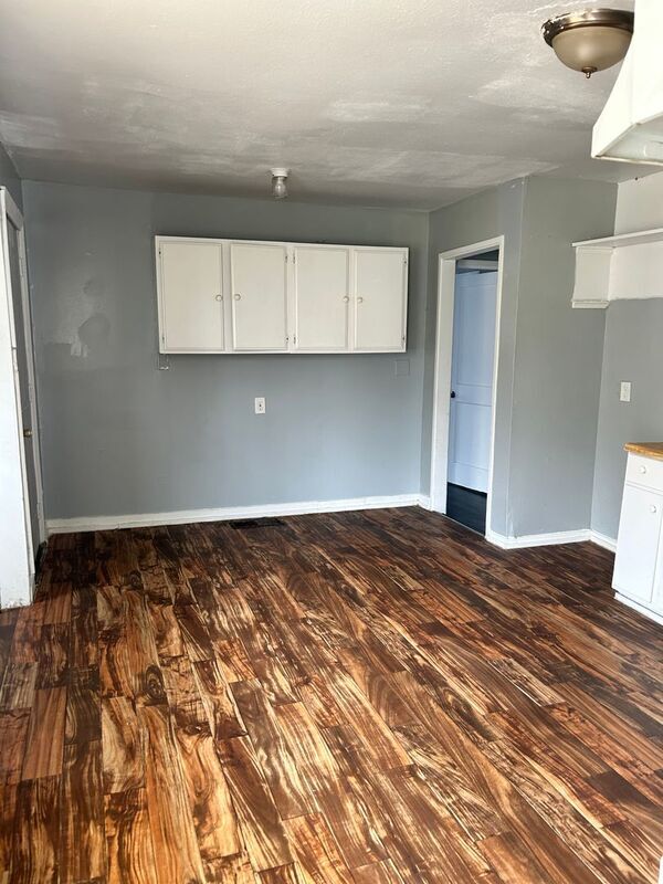 Photo - 1872 Fulton Ave SW