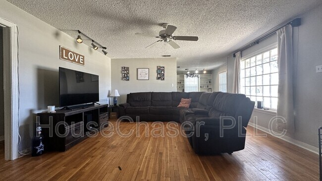 Photo - 3319 26th St