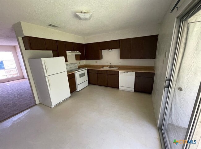 Photo - 209 Oak Trail Dr Unit D