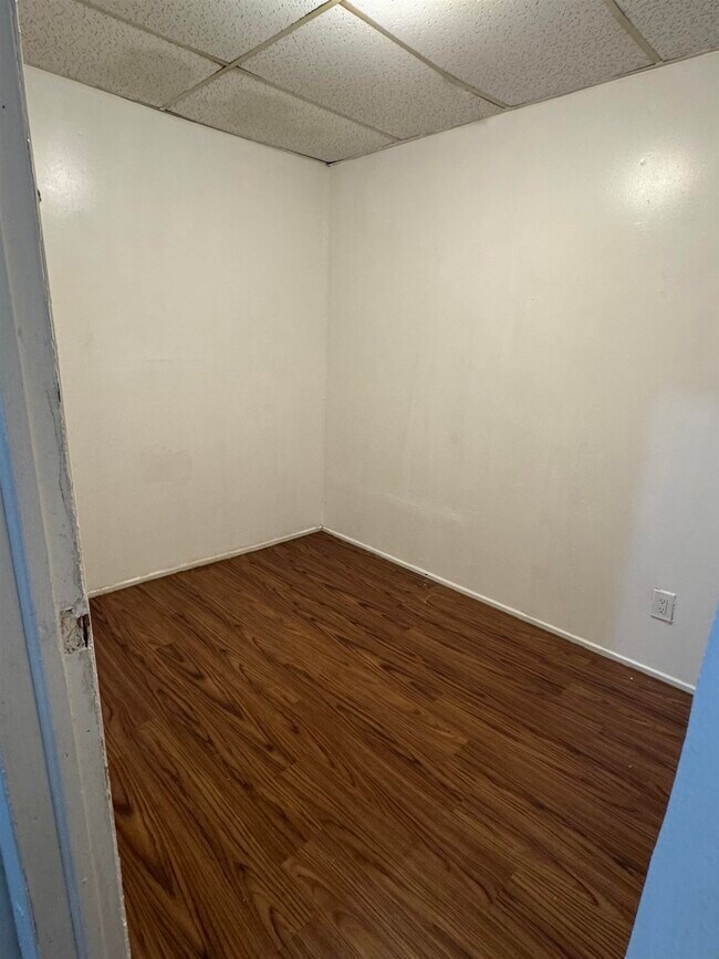 1604 Central Ave