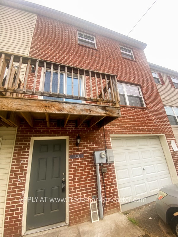 Photo - 48 Front St Townhome