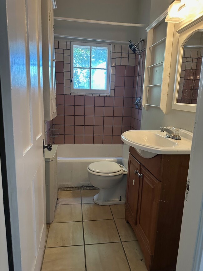 188 W 2nd St