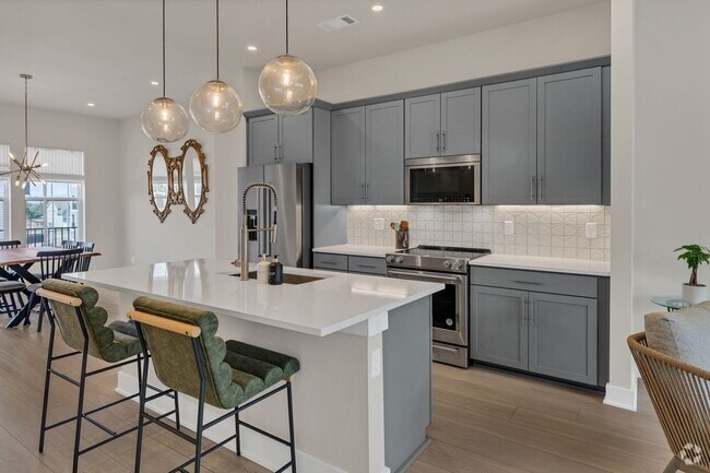 Building Photo - Modern 3 Bed, 3.5 Bath Townhome in The Nat...