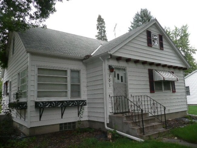 Charming 2 Bed/1 Bath House in New Prague - Charming 2 Bed/1 Bath House in New Prague