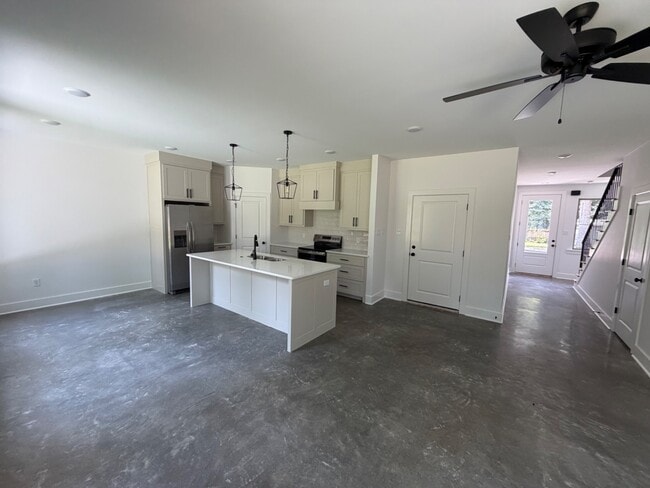 Photo - 414 Prickett Rd