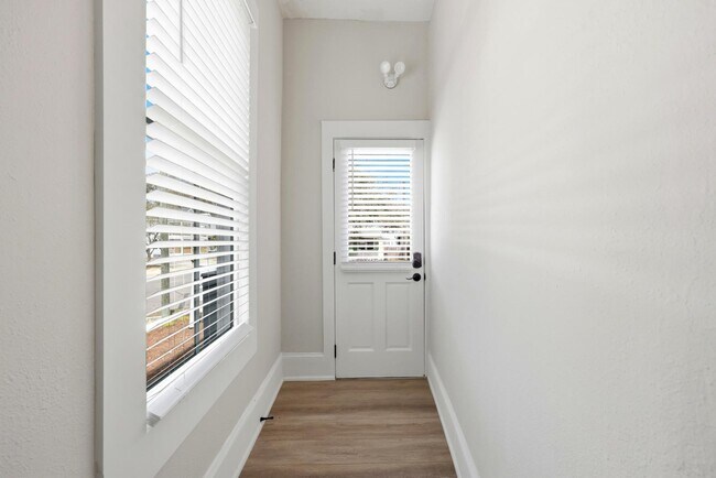 Photo - 300 E 3rd St