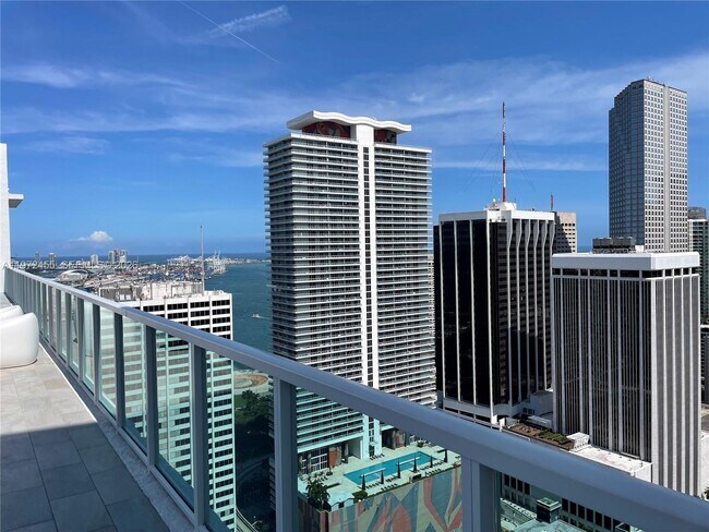 Photo - 133 NE 2nd Ave Unidad 1007