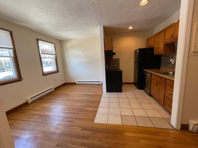 Photo - 204 H St Apartment Unit 2