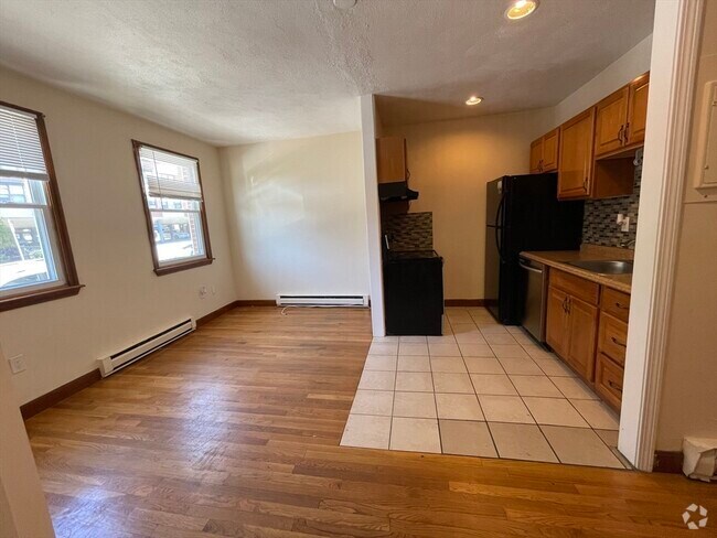 Building Photo - 204 H St Unit 2 Rental