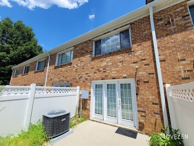 Photo - 1336 Green Oaks Ln Unit E