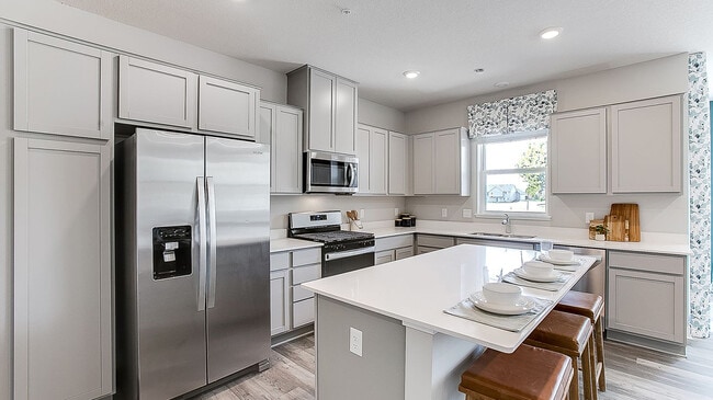 Photo - 17040 Dysart Pl