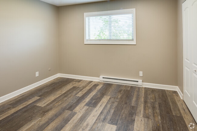 1BR, 1BA - 850 SF