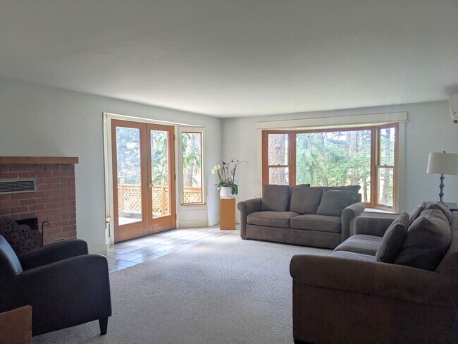 Photo - Roomy 3 Bed, 2 Bath