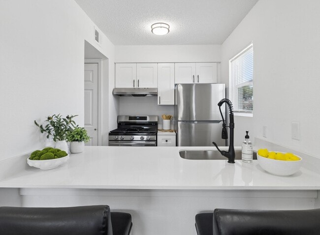 5911 Sheridan Ave Unit B105