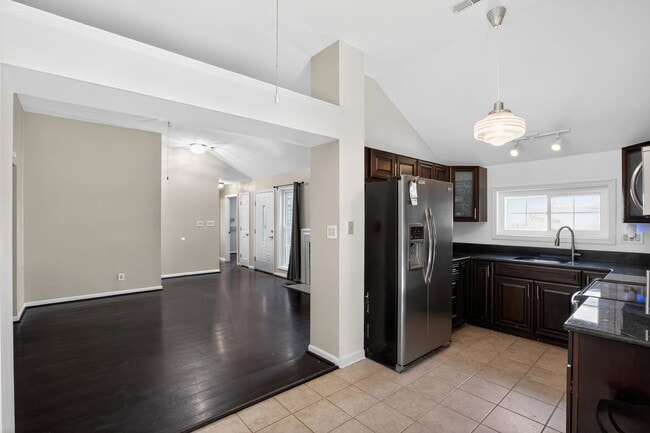 Photo - 47950 Mayflower Dr