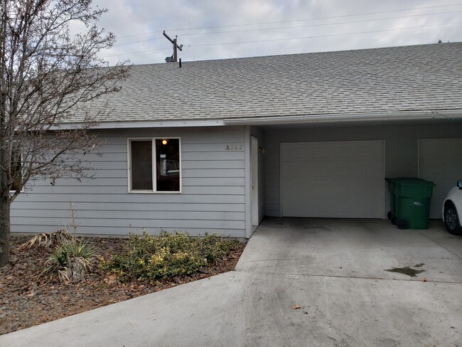 Front - 1202 West Entiat Avenue Townhome