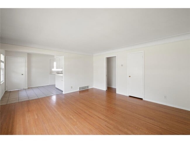 Photo - 3825 Ewing Ave S