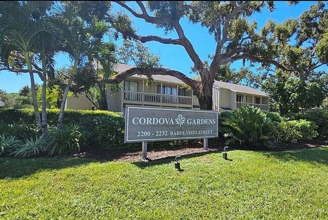 Building Photo - 2216 Bahia Vista St Unit H2