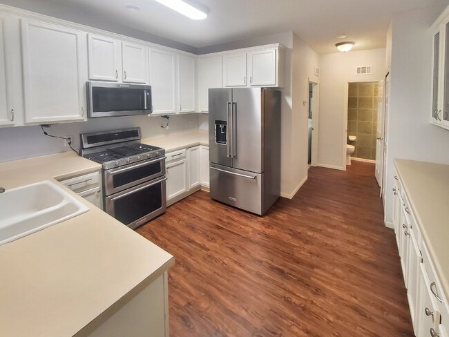 Photo - 3BR 2BA End unit Townhome in Stillwater - ...