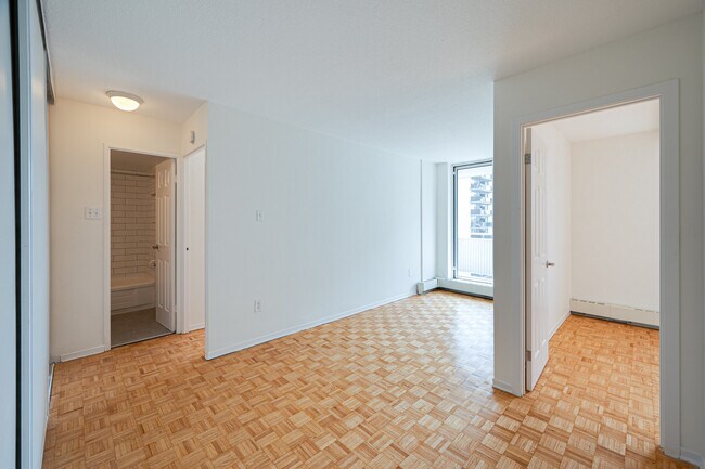 Photo - 80 Cosburn Ave