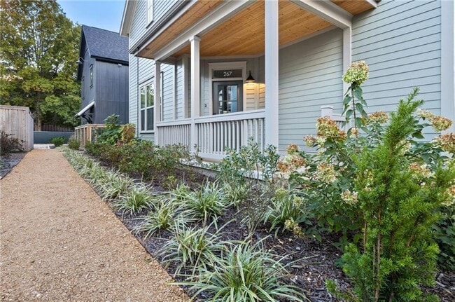 Photo - 267 E 11th St