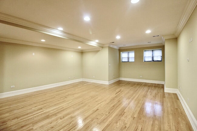 Photo - 5528 S Indiana Ave