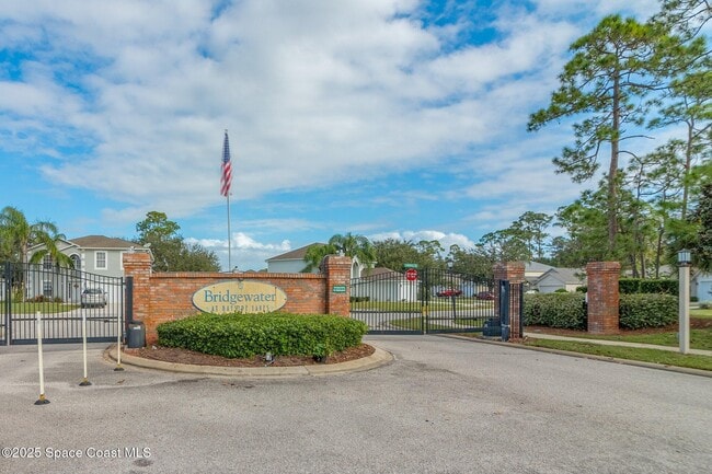 Photo - 1733 La Maderia Dr