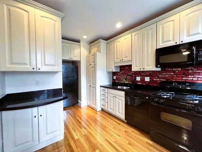 Photo - 71 Babcock St Unit Charming 1 Br