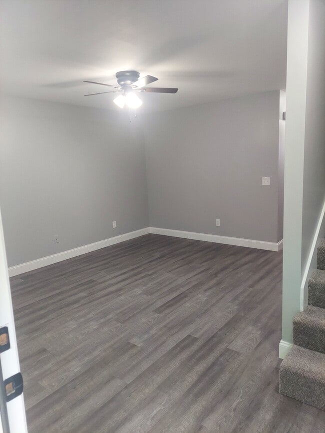 Building Photo - 1438 Vance Rd Unit B-1 Rental