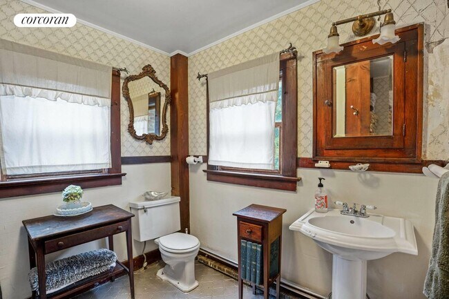 Photo - 2976 Noyack Rd