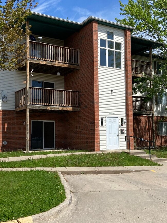 2 Bedroom 1 Bath Condo on East side of Iow... - 2 Bedroom 1 Bath Condo on East side of Iow...