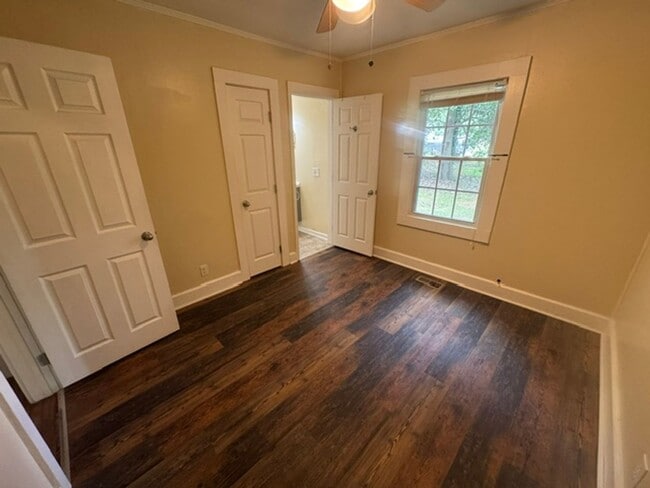 Photo - 102 W Meadow Way Dr