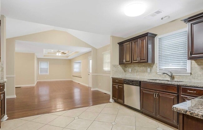 Photo - 3032 Remington St