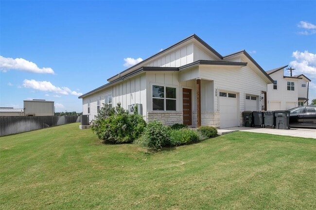 Building Photo - 308 E 20th St Unit 308