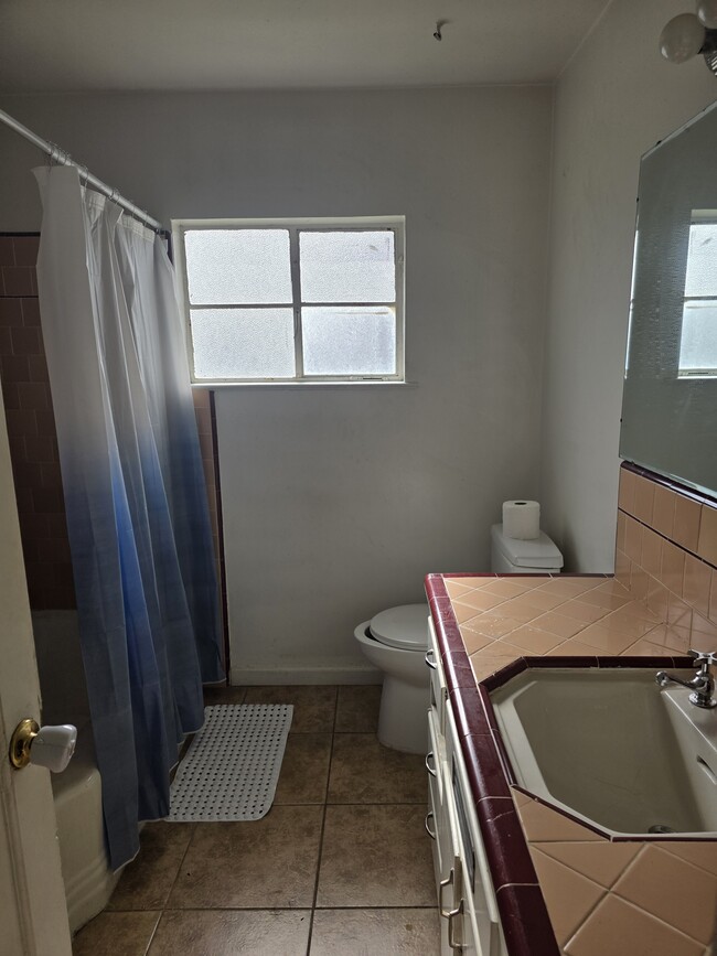 Photo - 545 W Hedges Ave Unit 545