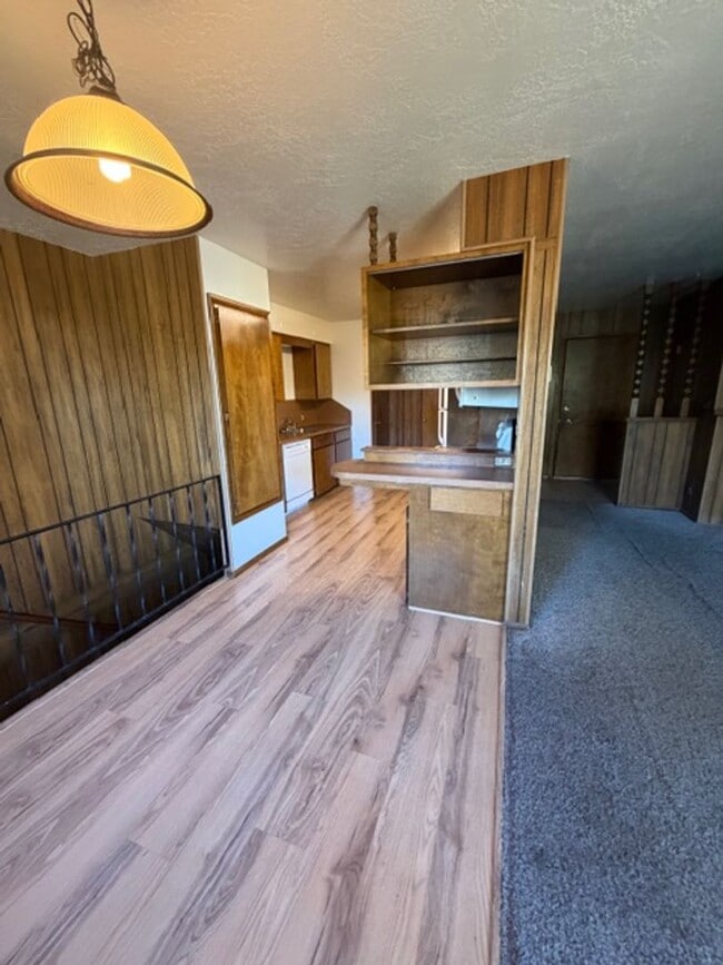 Photo - Clean and Comfortable 3 Bedroom, 2 Bathroom Townhouse