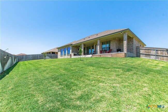 Building Photo - 2011 Box Canyon Rental