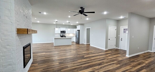 Photo - 102 Clearwater Dr