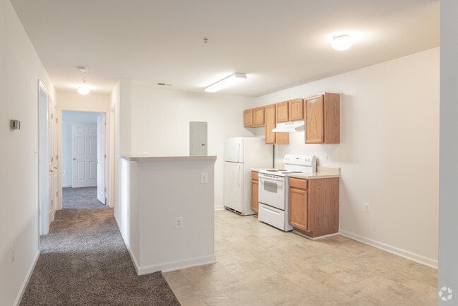 2BR, 2BA - 970 SF